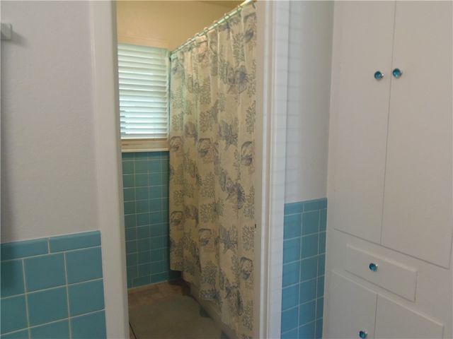 141 Georgia Pl, Portland, TX 78374