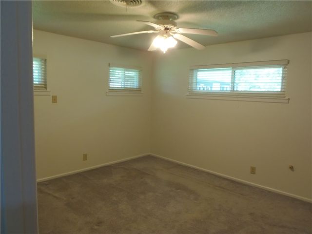 141 Georgia Pl, Portland, TX 78374