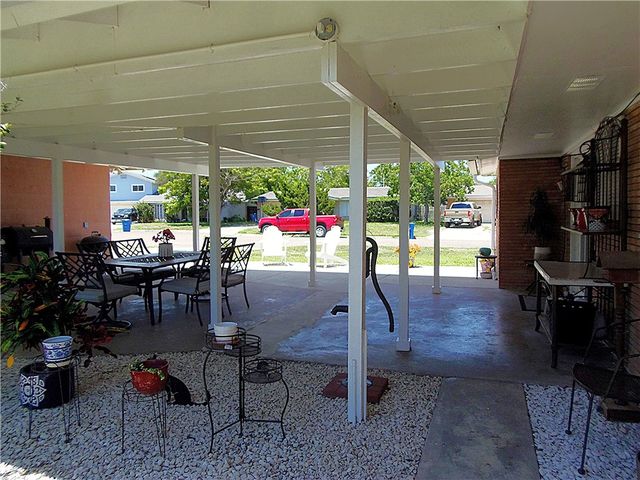 141 Georgia Pl, Portland, TX 78374