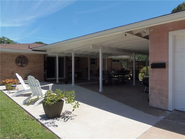 141 Georgia Pl, Portland, TX 78374