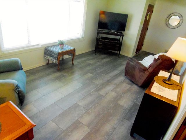 141 Georgia Pl, Portland, TX 78374