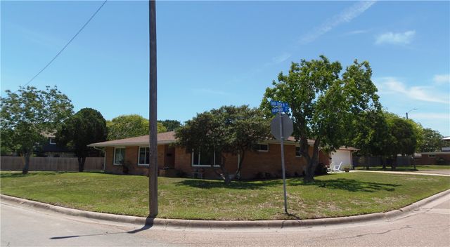 141 Georgia Pl, Portland, TX 78374