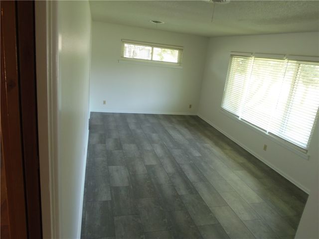 141 Georgia Pl, Portland, TX 78374