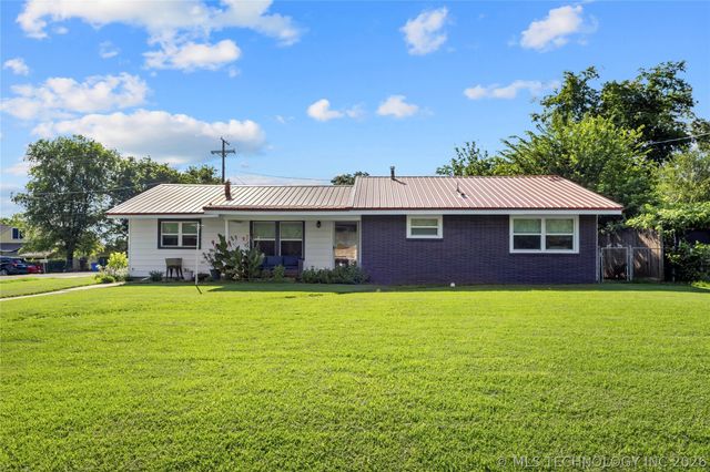 604 SW 3rd Street, Checotah, OK 74426