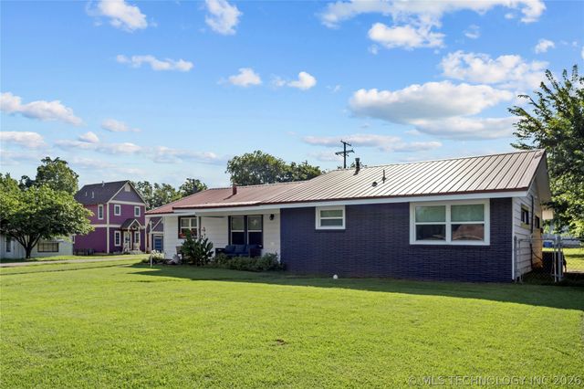 604 SW 3rd Street, Checotah, OK 74426