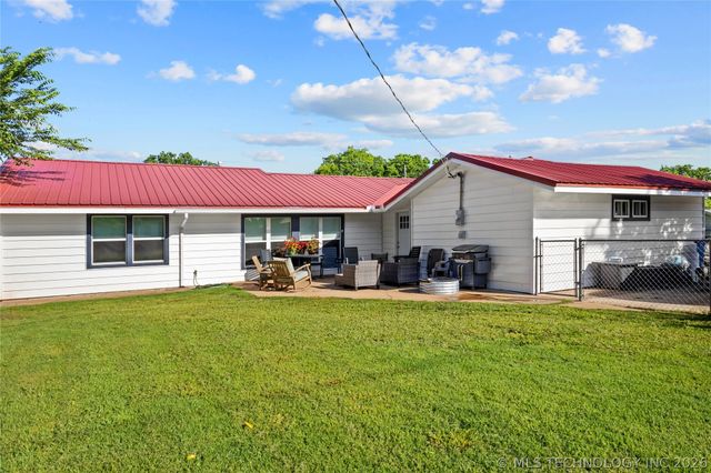 604 SW 3rd Street, Checotah, OK 74426