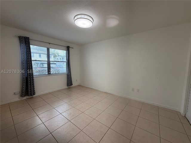 18226 S Mediterranean Blvd 3-16, Hialeah, FL 33015