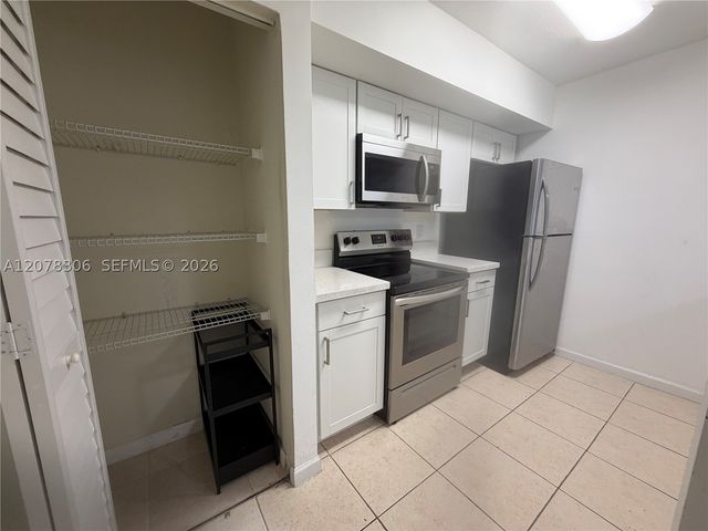 18226 S Mediterranean Blvd 3-16, Hialeah, FL 33015