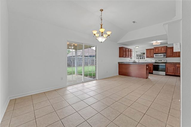 6102 S 39th Street, Rogers, AR 72758
