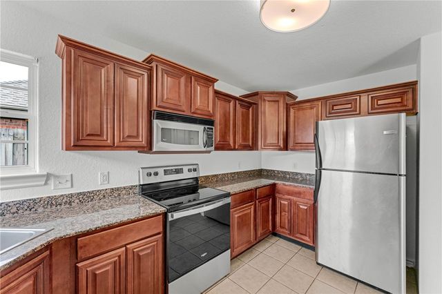 6102 S 39th Street, Rogers, AR 72758