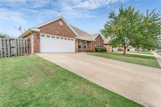 6102 S 39th Street, Rogers, AR 72758
