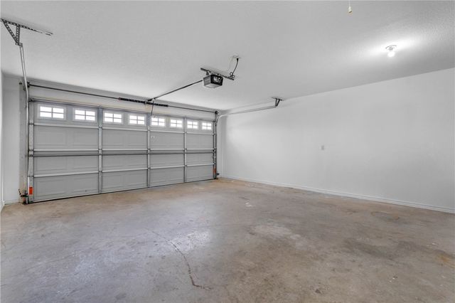 6102 S 39th Street, Rogers, AR 72758
