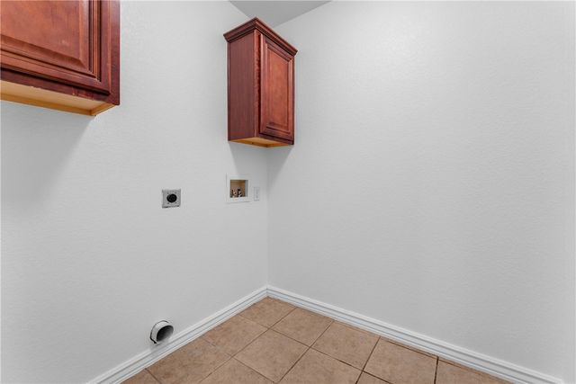 6102 S 39th Street, Rogers, AR 72758