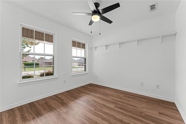 6102 S 39th Street, Rogers, AR 72758