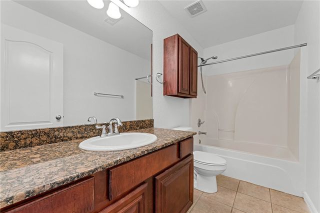 6102 S 39th Street, Rogers, AR 72758