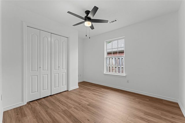 6102 S 39th Street, Rogers, AR 72758