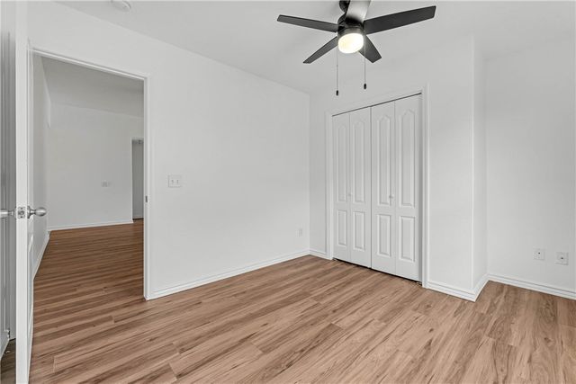 6102 S 39th Street, Rogers, AR 72758