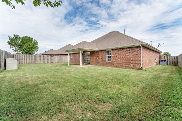 6102 S 39th Street, Rogers, AR 72758