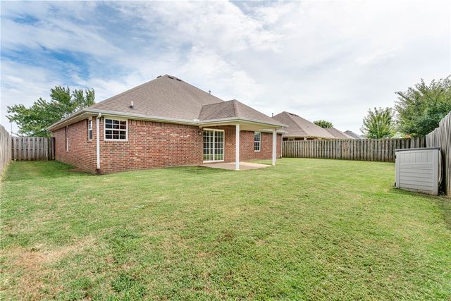 6102 S 39th Street, Rogers, AR 72758