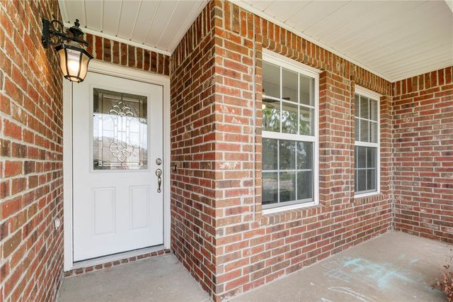 6102 S 39th Street, Rogers, AR 72758
