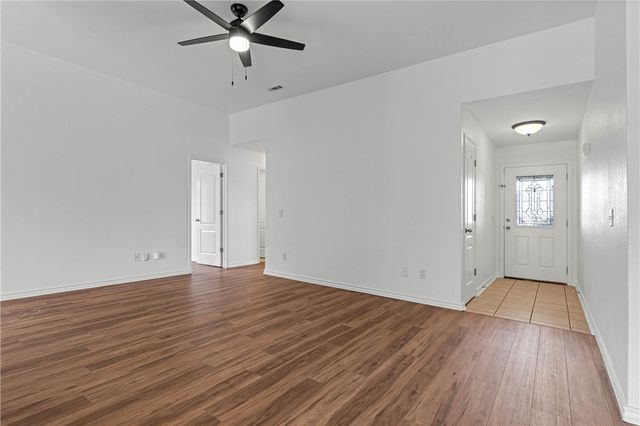 6102 S 39th Street, Rogers, AR 72758