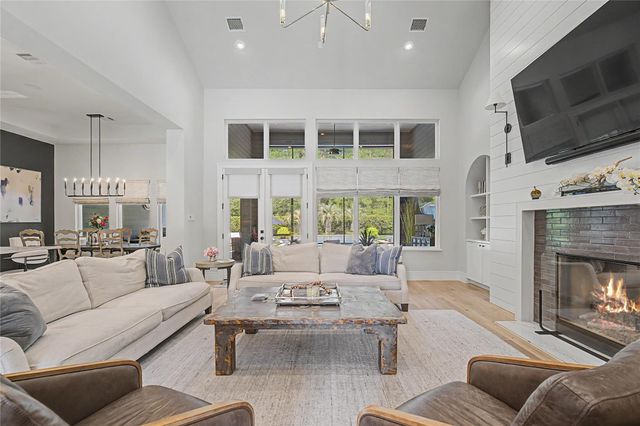 114 Royal Palm Avenue, Montgomery, TX 77316