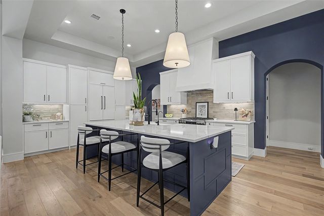 114 Royal Palm Avenue, Montgomery, TX 77316