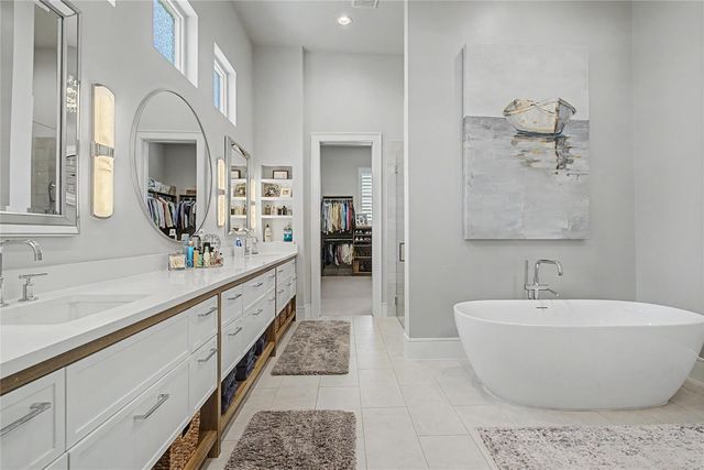 114 Royal Palm Avenue, Montgomery, TX 77316