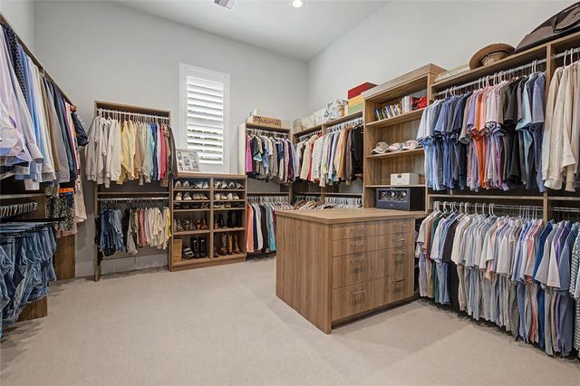 114 Royal Palm Avenue, Montgomery, TX 77316