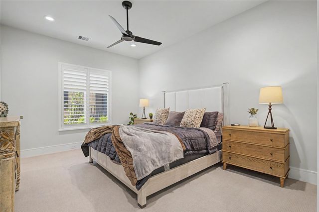 114 Royal Palm Avenue, Montgomery, TX 77316