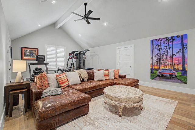 114 Royal Palm Avenue, Montgomery, TX 77316
