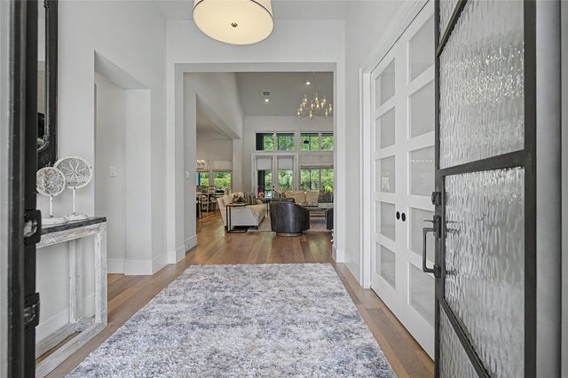 114 Royal Palm Avenue, Montgomery, TX 77316
