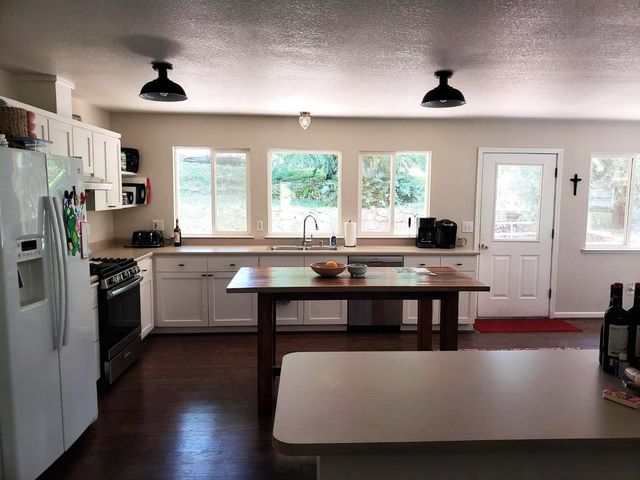 1420 Jackson Gate Rd, Jackson, CA 95642