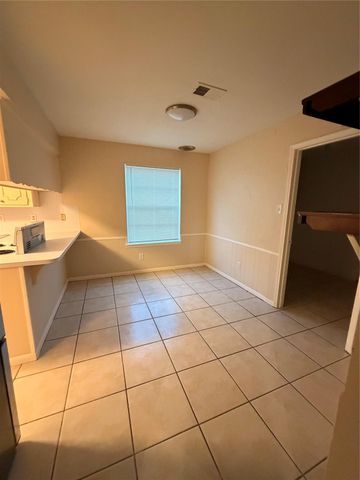 120 Texas Avenue, League City, TX 77573
