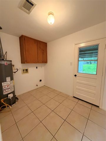 120 Texas Avenue, League City, TX 77573