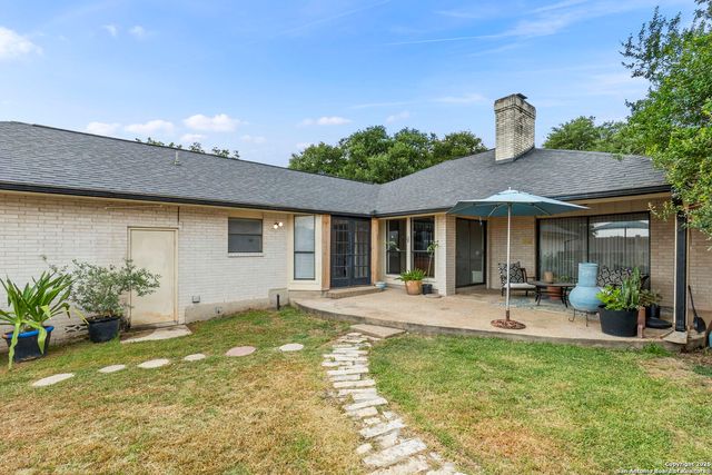 6210 Meadow Grove, Windcrest, TX 78239