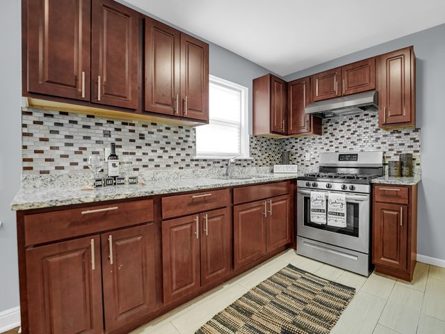 8337 S Sangamon Street, Chicago, IL 60620