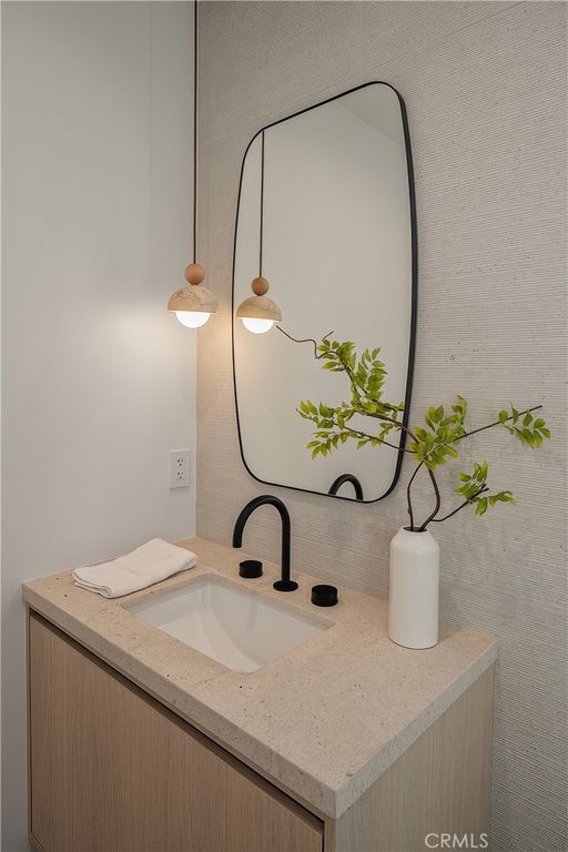 Image 28 of property listing at 15451 Camarillo Street, Sherman Oaks, CA 91403