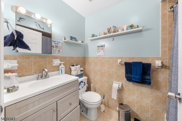 216 Bond St, Elizabeth City, NJ 07206