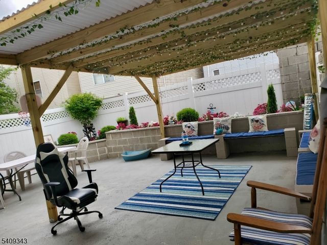 216 Bond St, Elizabeth City, NJ 07206