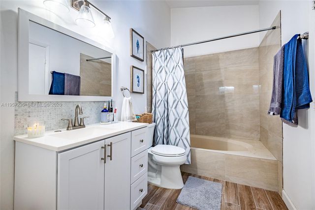 1946 Players Pl, North Lauderdale, FL 33068