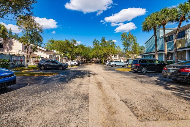 1946 Players Pl, North Lauderdale, FL 33068