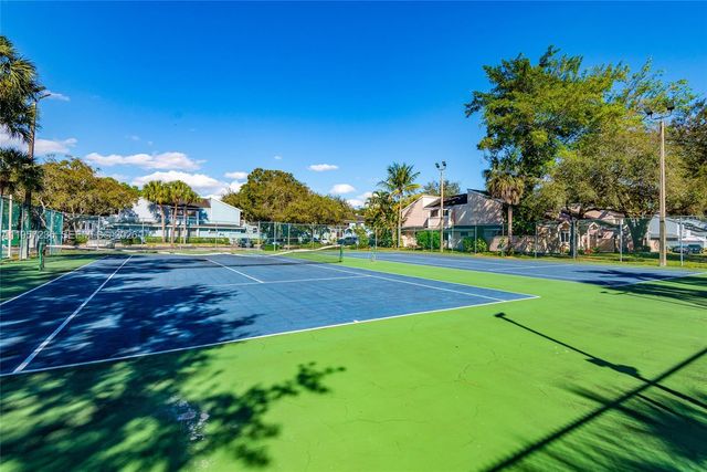 1946 Players Pl, North Lauderdale, FL 33068