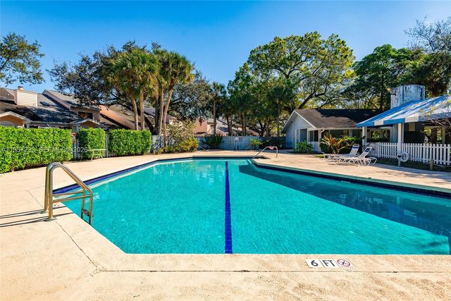 1946 Players Pl, North Lauderdale, FL 33068