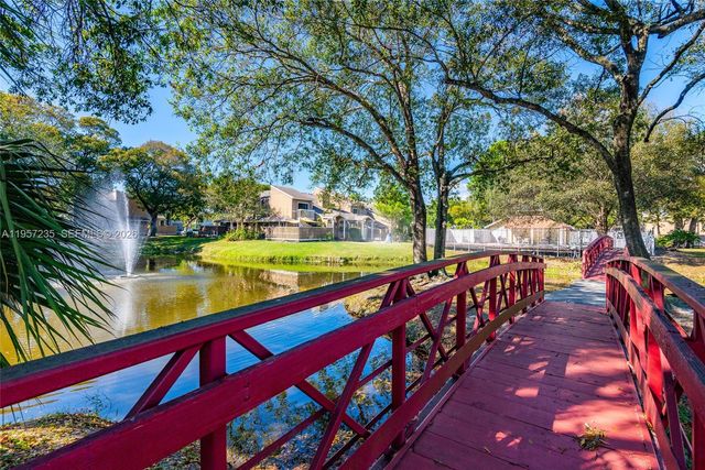 1946 Players Pl, North Lauderdale, FL 33068