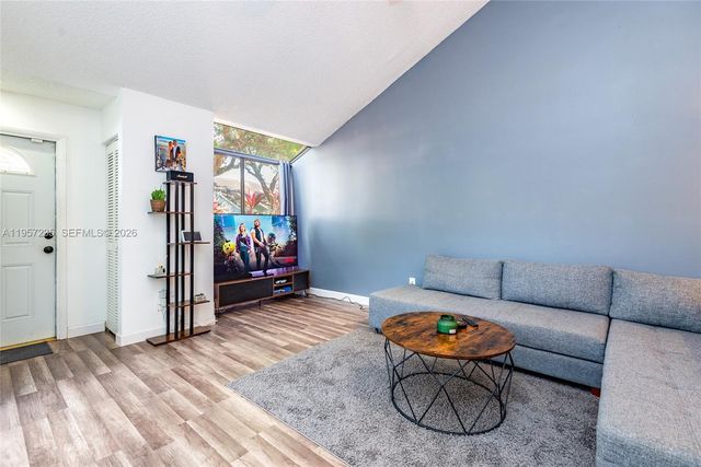 1946 Players Pl, North Lauderdale, FL 33068