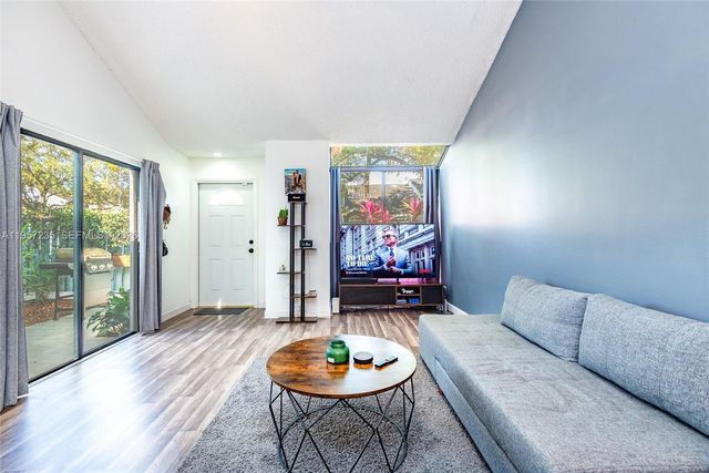 1946 Players Pl, North Lauderdale, FL 33068