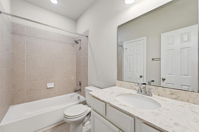 2994 Vintage Park Lane, Pearland, TX 77584