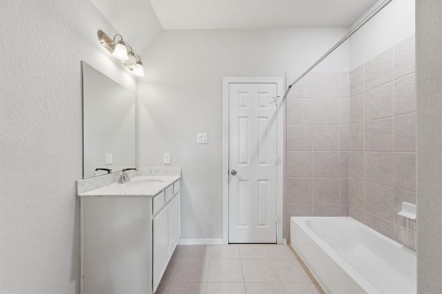 2994 Vintage Park Lane, Pearland, TX 77584