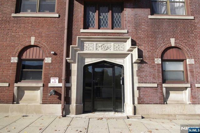 54-56 Oak Street 3, Ridgewood, NJ 07450
